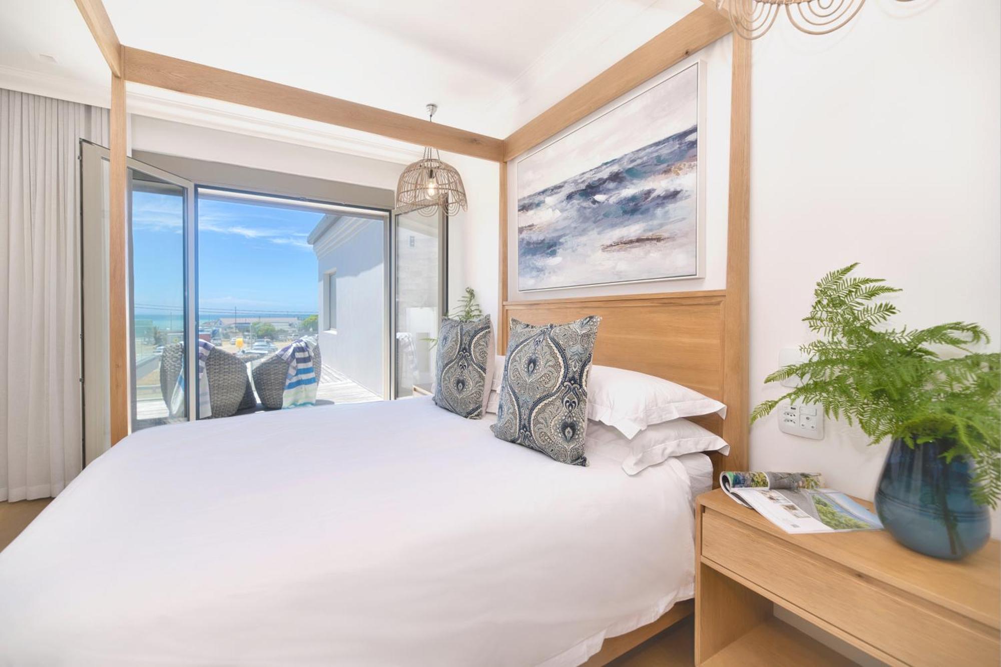 Oceans Guest House & Luxurious Apartments Struisbaai Exterior photo