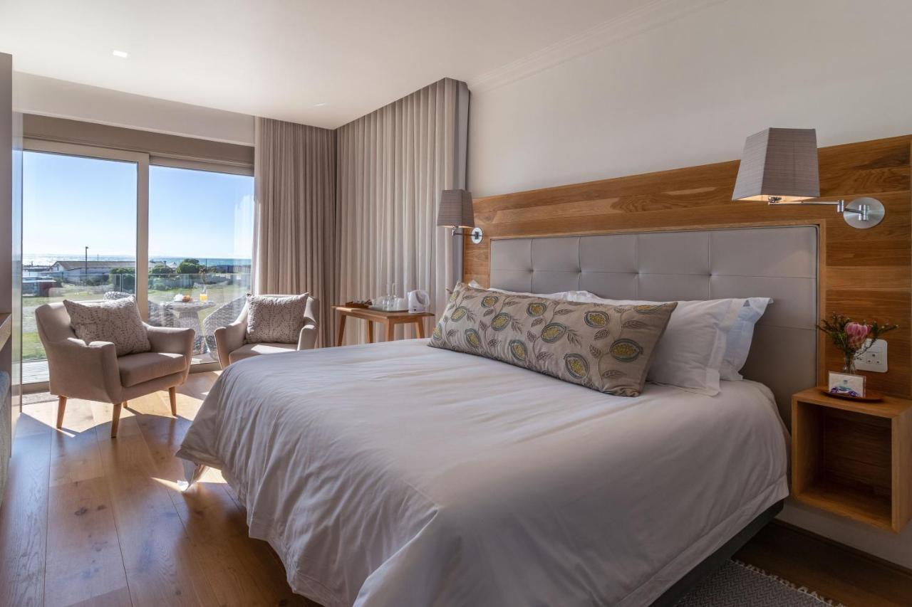 Oceans Guest House & Luxurious Apartments Struisbaai Exterior photo